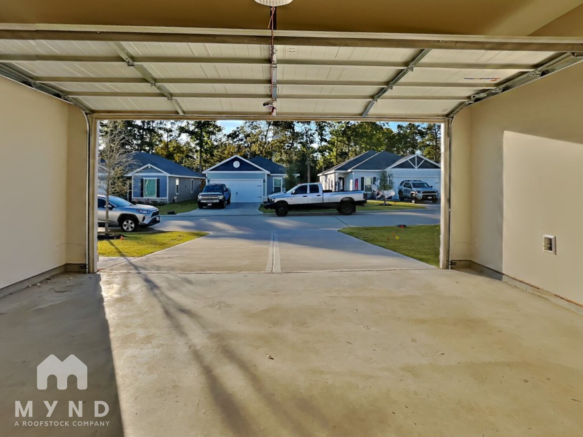 Building Photo - 15442 Maple Ter Dr