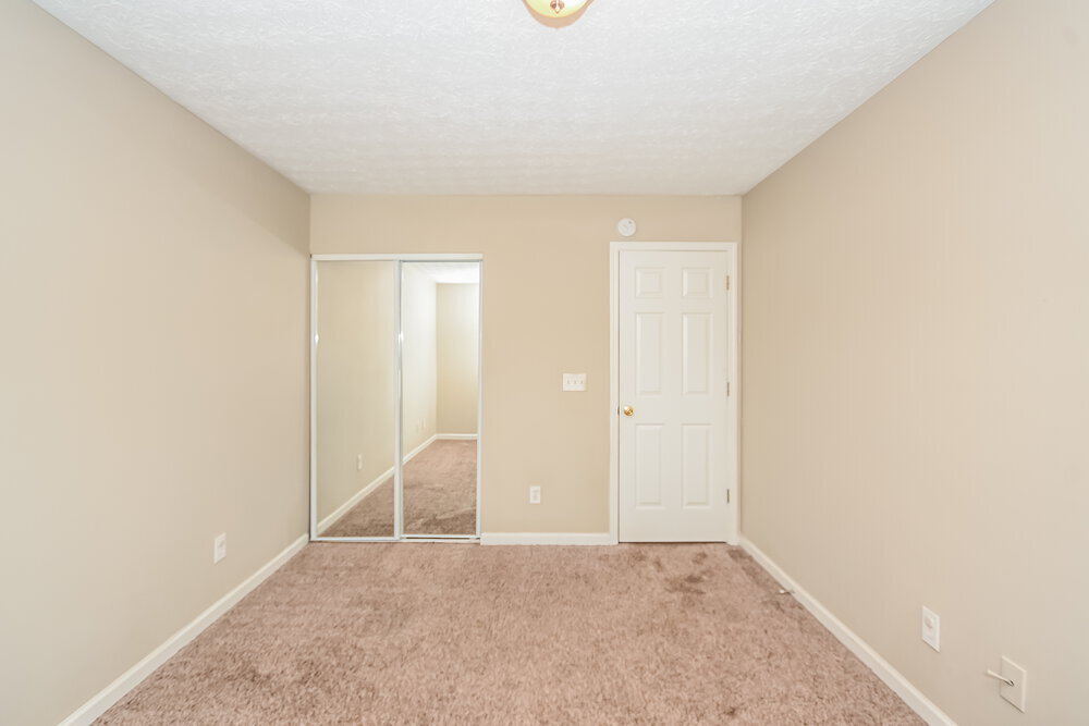 Building Photo - 213 Oak Grove Way