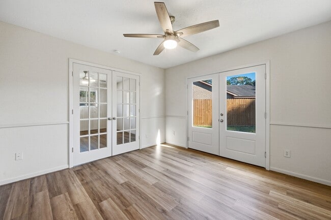 Building Photo - 25407 Lancewood Dr