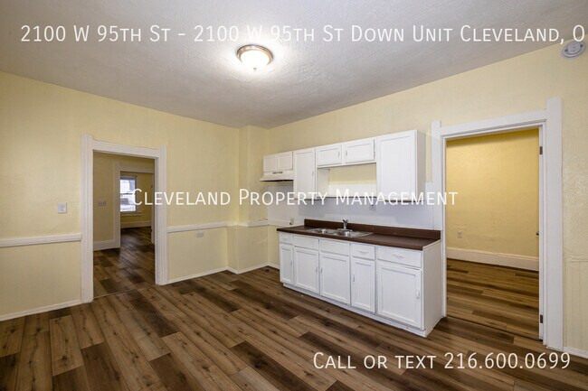 Building Photo - 2100 W 95th St