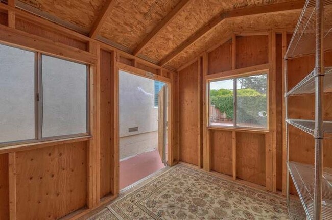 Building Photo - 1209 Darwin St