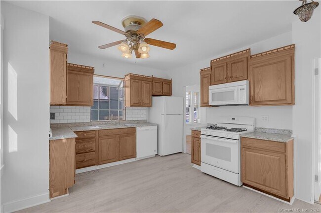 Building Photo - 313 Curtis St