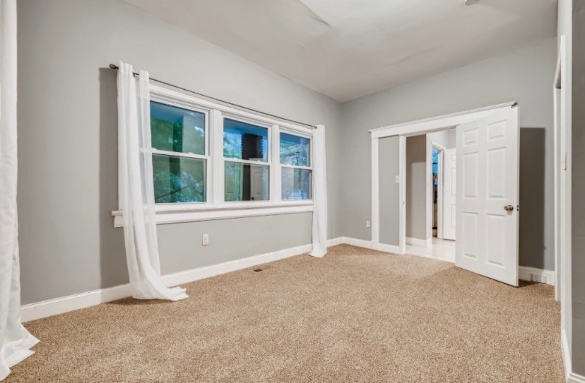 Building Photo - 2814 Montebello Ter