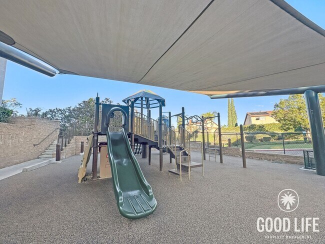 Building Photo - Elegant 3BR Residence in Exclusive Gated Community w/ AC & Garage!