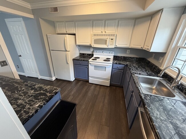 Building Photo - 5805 Farmgate Ct