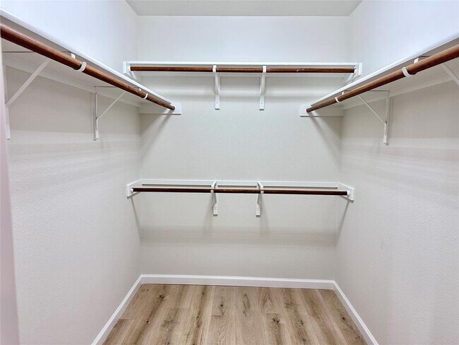 Building Photo - 360 Atlantis