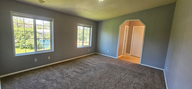 Building Photo - 510 S Circle Dr