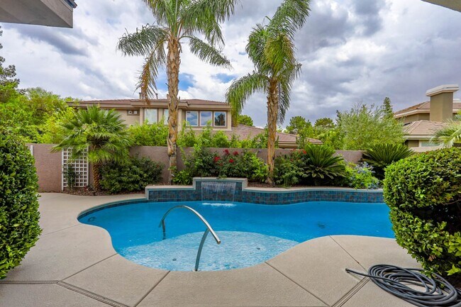 Building Photo - 5 Bedroom Pool Home Located In Summerlin G...