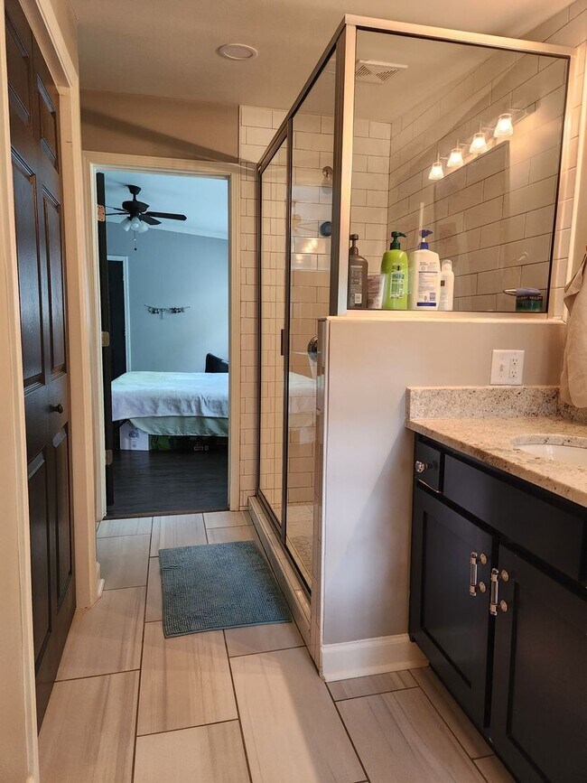 Building Photo - Charming 3BR/2BA Home Near Downtown Athens & Five Points