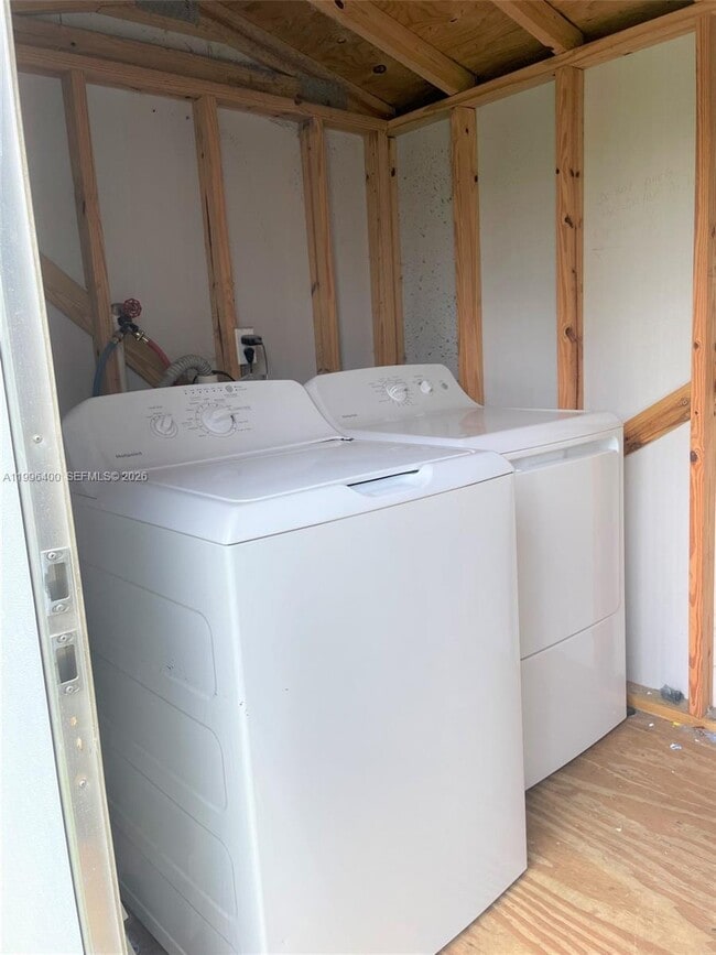 Building Photo - 5116 SW 57th Ave