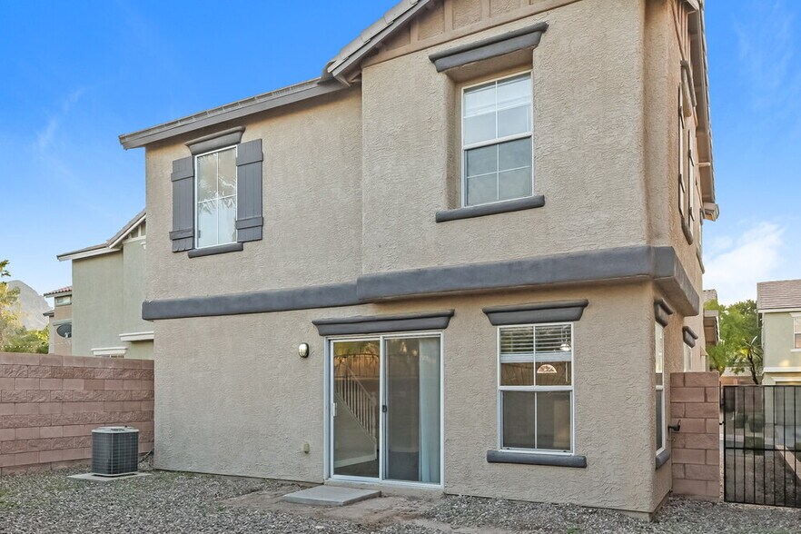 Building Photo - 1082 Paradise Coach Dr