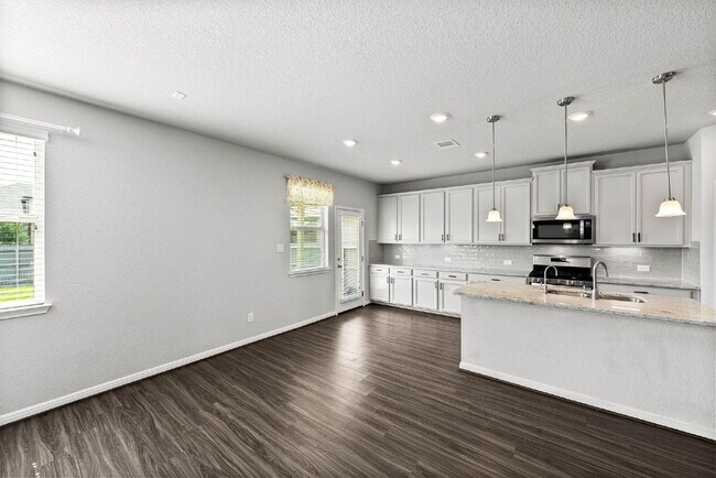 Building Photo - Beautifully Upgraded 3-Bedroom Home for Re...