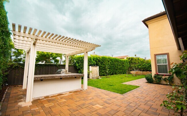 Building Photo - Spacious Home in Great Olde Carlsbad Locat...