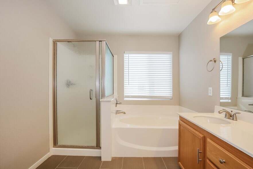 Building Photo - 5008 Diamond Ranch Ave