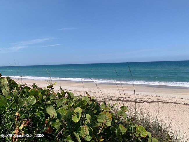 Building Photo - 3291 River Villa Way