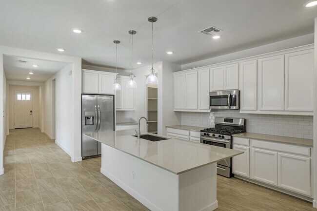 Building Photo - 12881 N 145th Dr