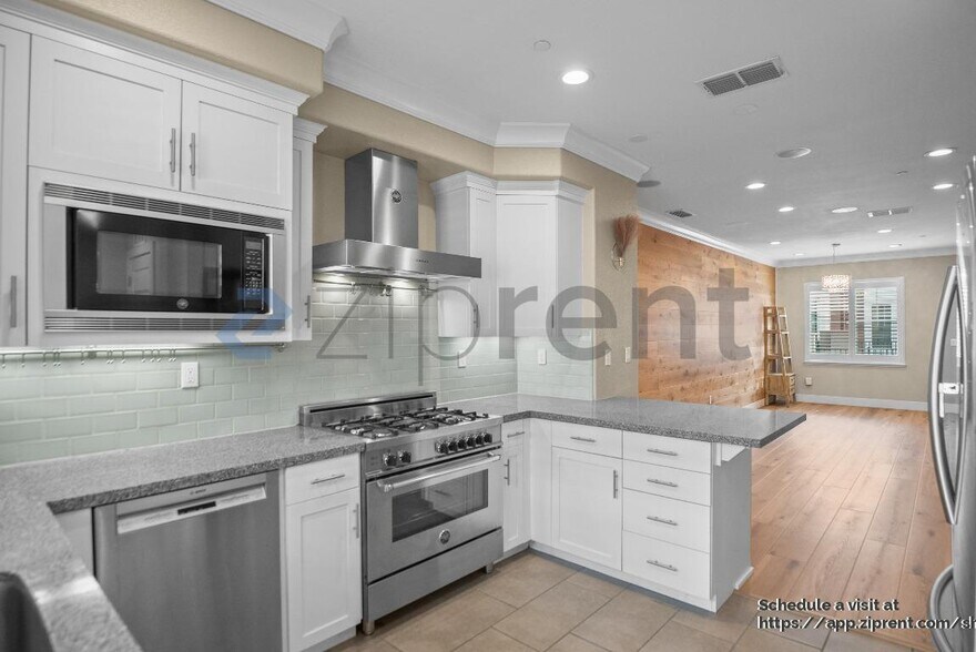 Building Photo - 410 Longden Ave