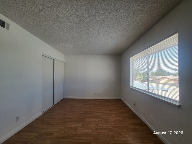 Building Photo - 4264 Tara Ave