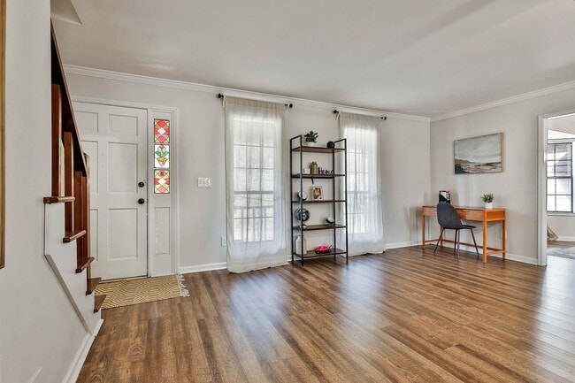 Building Photo - Fully Furnished 3BR Home in Fayetteville. Flexible Lease Options!