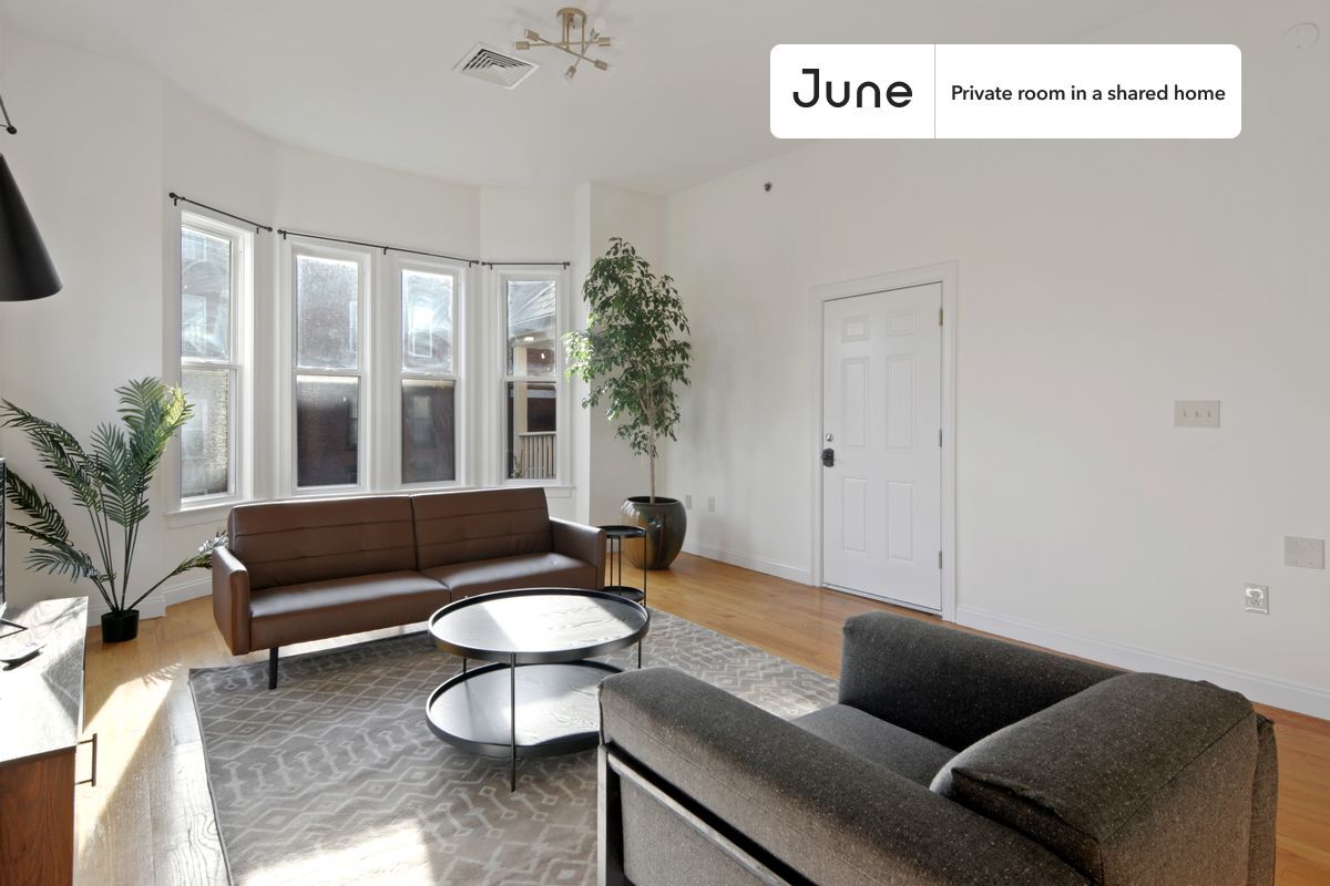 Building Photo - Room in Shared 4 bed/2 bath home in Roxbury