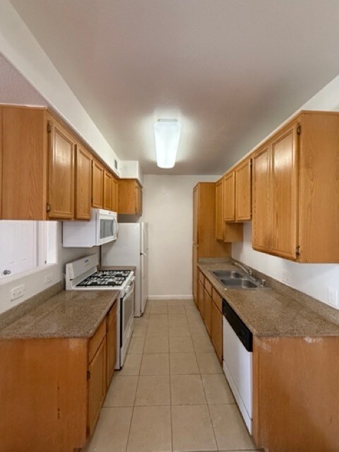 Building Photo - 3318 N Decatur Blvd