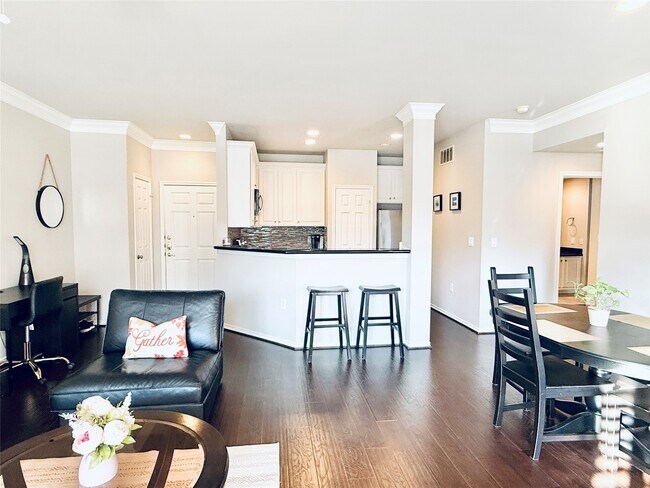 Building Photo - 2400 McCue Rd