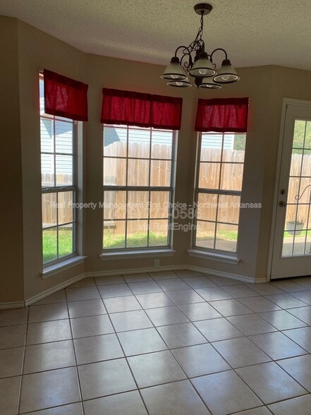 Building Photo - 1612 Cresent St