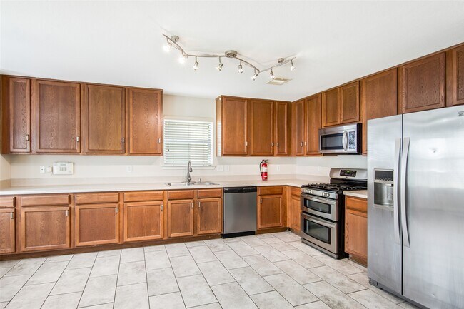 Building Photo - 16334 Cole Bridge Ln