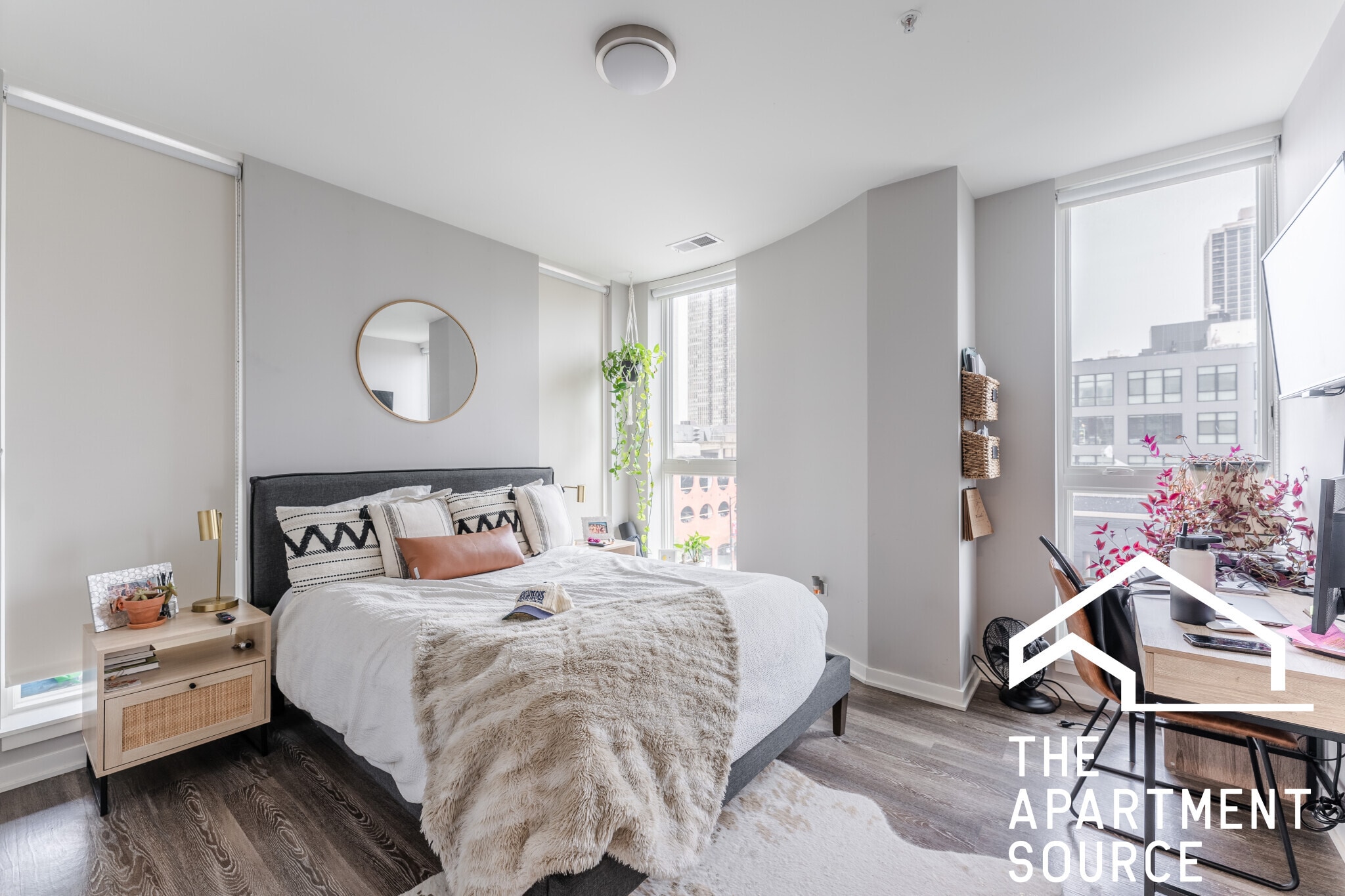 Building Photo - 301 W North Ave