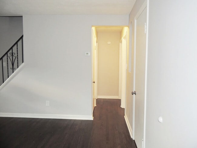 Building Photo - 4 Bed - 1 Full Bath Cape Cod for Rent!