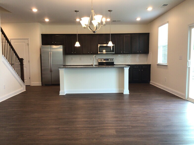 Building Photo - 14111 Singing Creek Ln