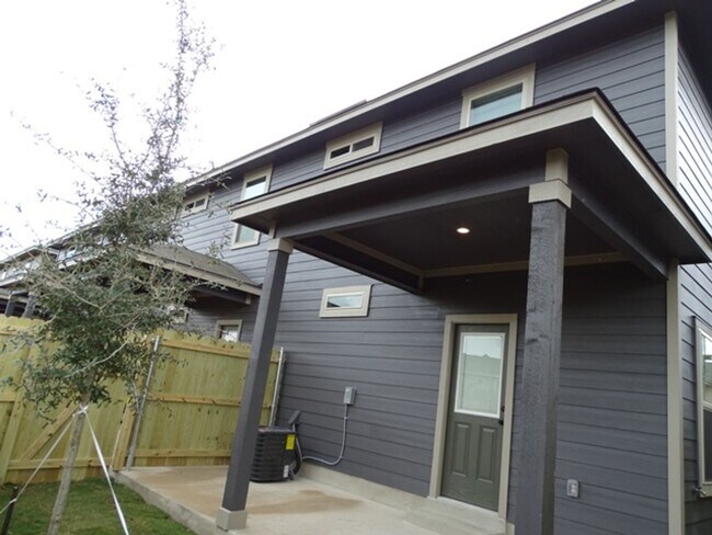 Building Photo - 6411 Luglio Ln