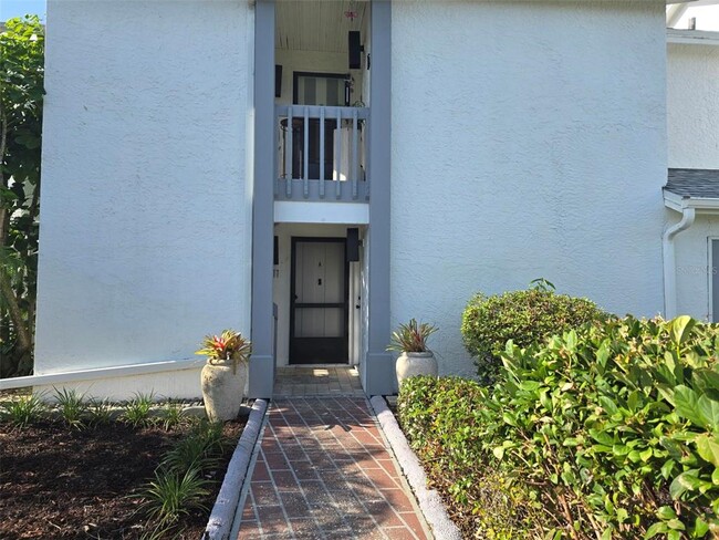 Building Photo - 611 Lively Dr