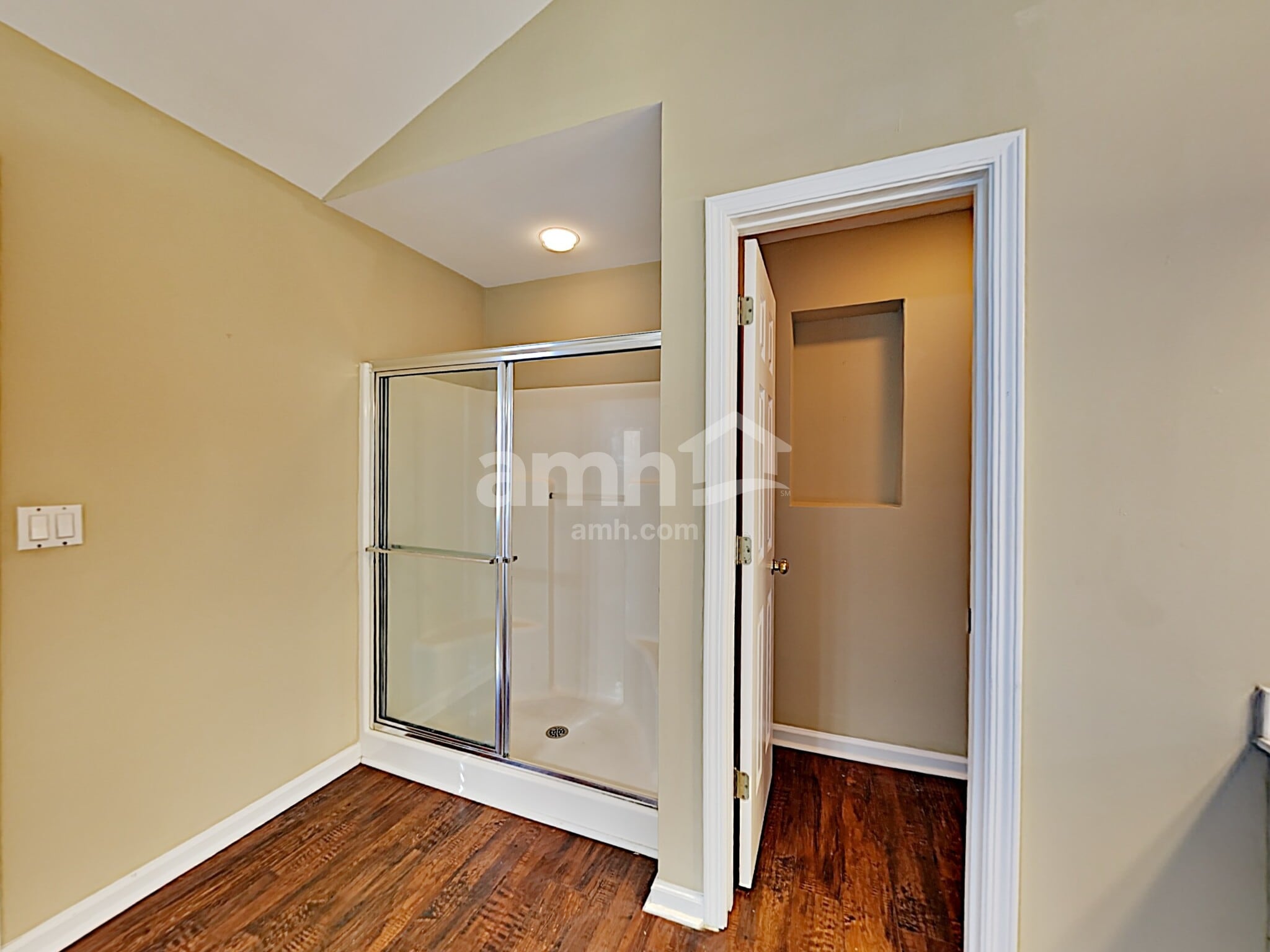 Building Photo - 1852 Clear Springs Ln