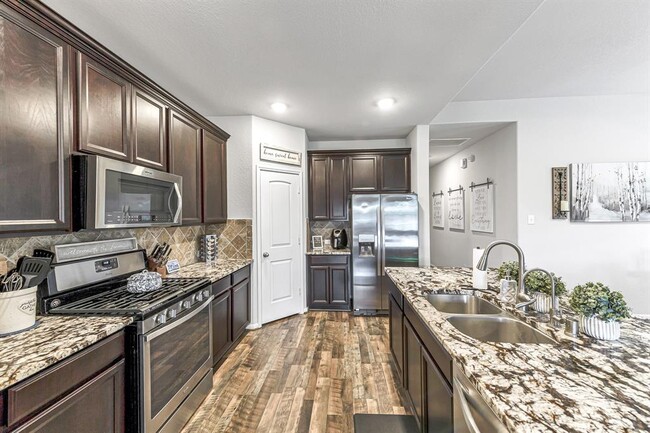 Building Photo - 24622 Royal Pike Dr