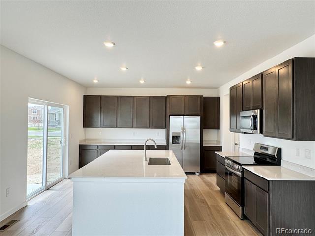 Building Photo - 4858 Astor Pl