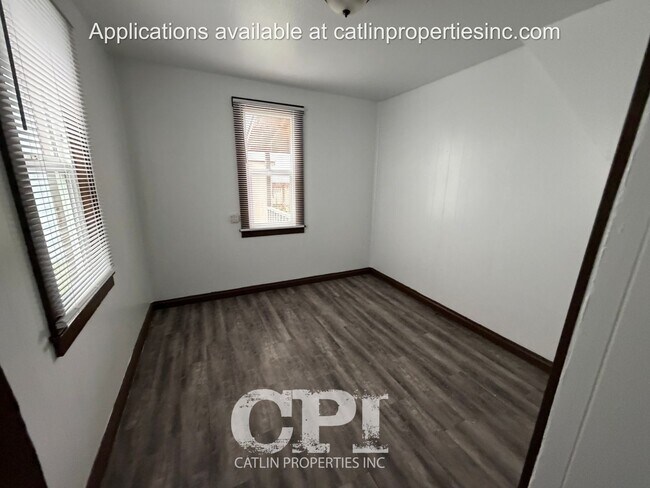 Building Photo - 305 Rosewood- Kelso, WA