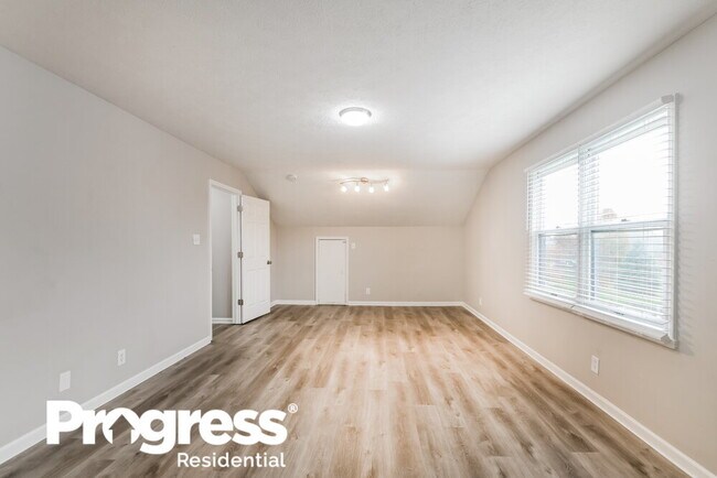 Building Photo - 10713 Creekside Woods Dr