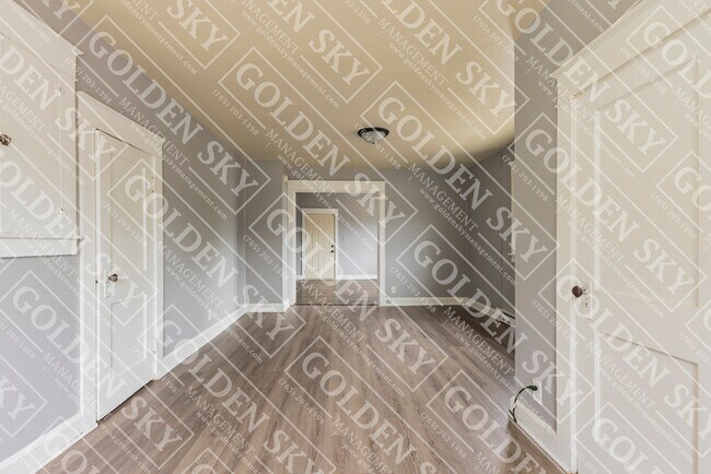 Building Photo - 611 W Jackson St