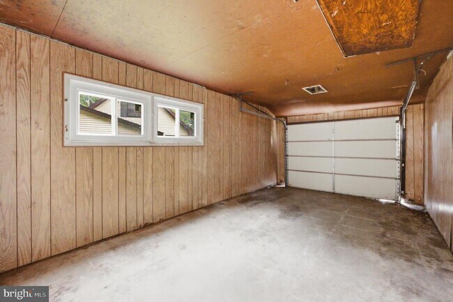 Building Photo - 27 Parkside Cir