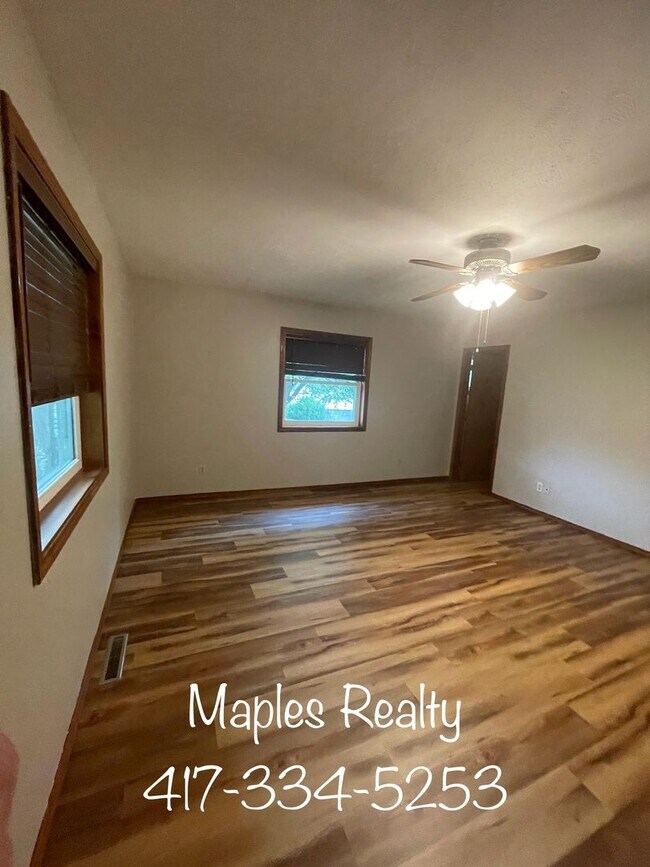 Building Photo - NEW LISTING 3 Bedroom, 2 Bath Home in Rockaway Beach, MO