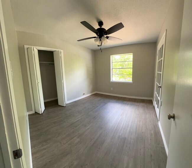 Bedroom 1 - 100 Shady Oaks Dr