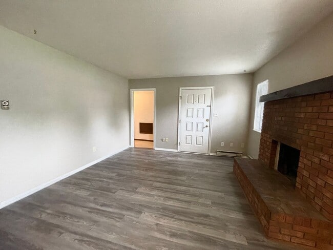 Building Photo - 1212 Montgomery St