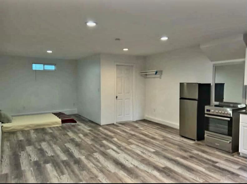 Building Photo - 680 Santa Maria Rd