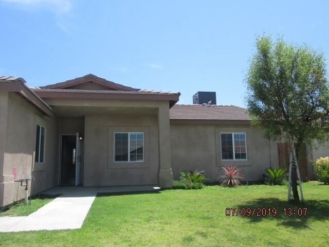 Building Photo - Tyner Ranch Beautiful Home