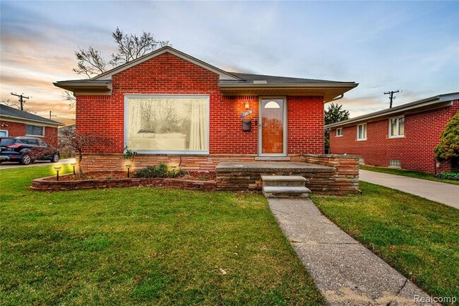 Building Photo - 10070 Buckingham Ave