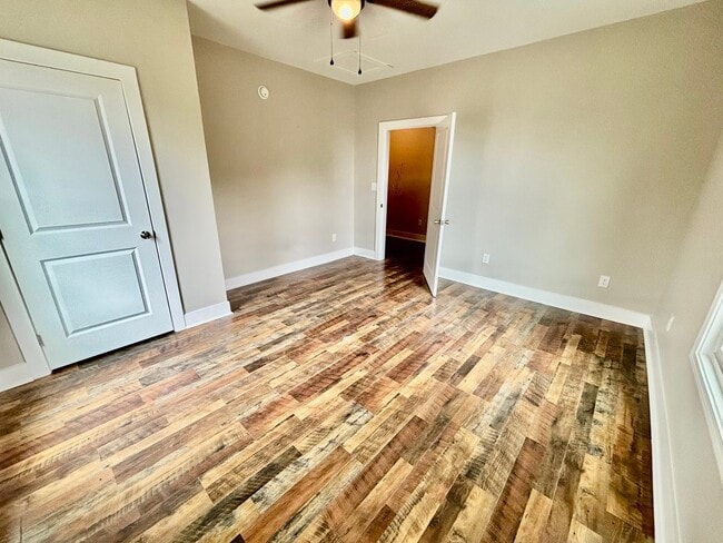 Building Photo - Fully Remodeled 3BR Gem in Frankfort