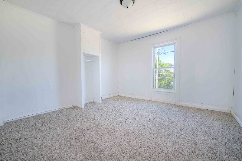 Building Photo - 50 E 4th St