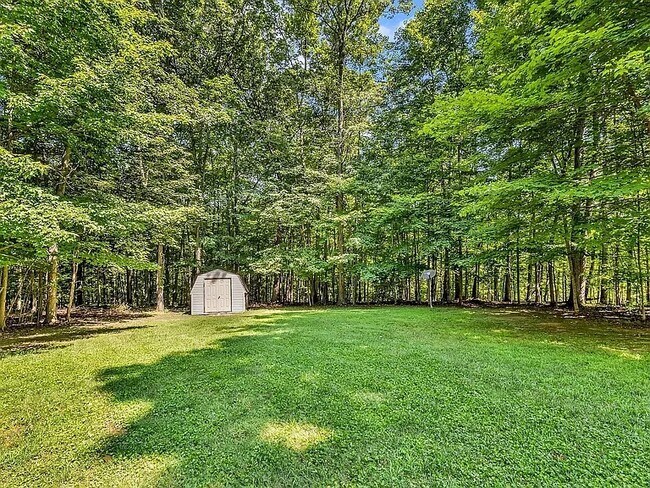 Building Photo - 428 Grand Ridge Dr