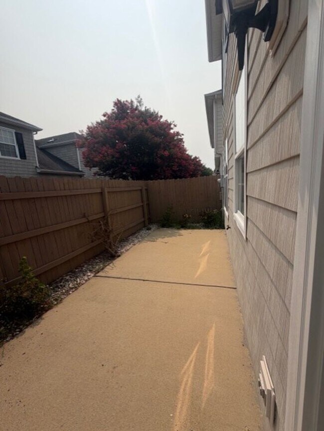 Building Photo - 5301 Brinsley Ln